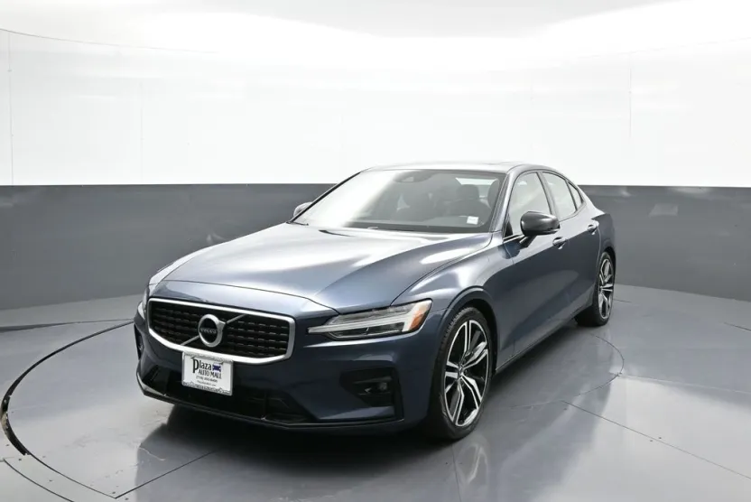 2019 Volvo S60 T6 R-Design photo 1