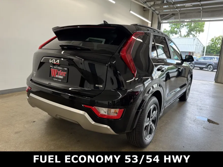 2025 Kia Niro SX photo 1