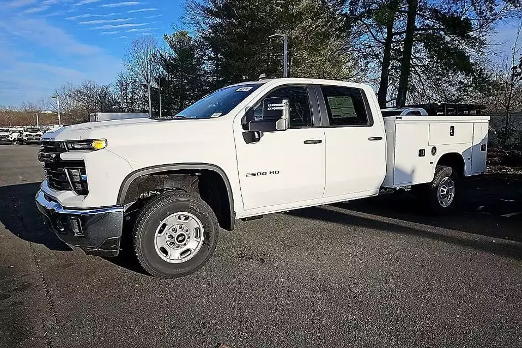 2024 Chevrolet Silverado 2500HD photo 1