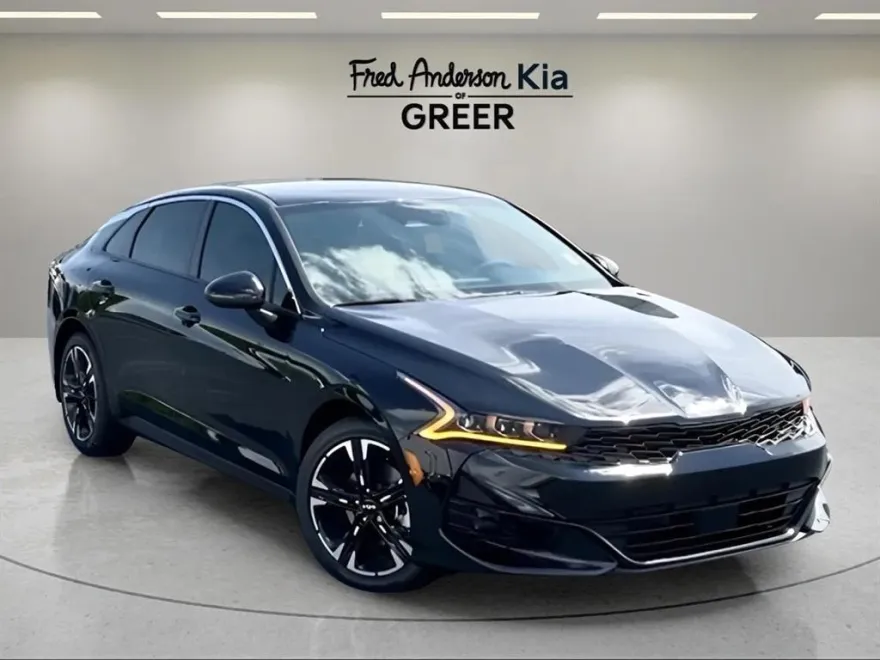 2023 Kia K5 GT-Line photo 1