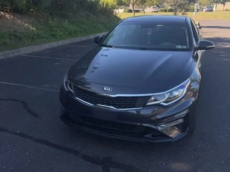 2019 Kia Optima LX photo 1