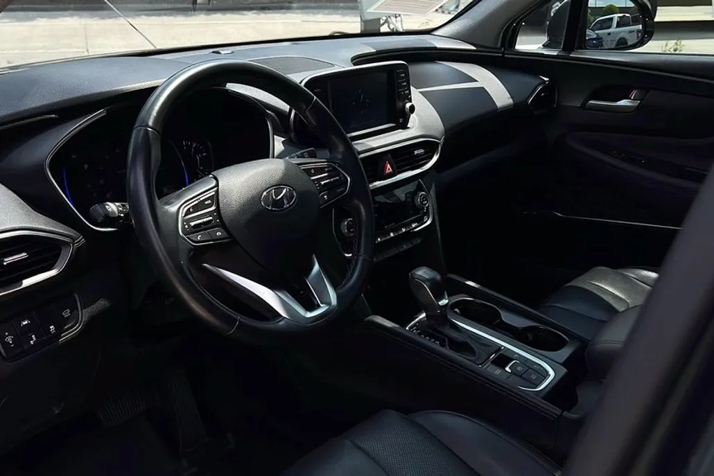 2020 Hyundai Santa Fe SEL photo 1
