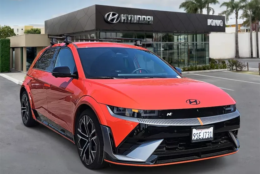 2025 Hyundai Ioniq photo 1