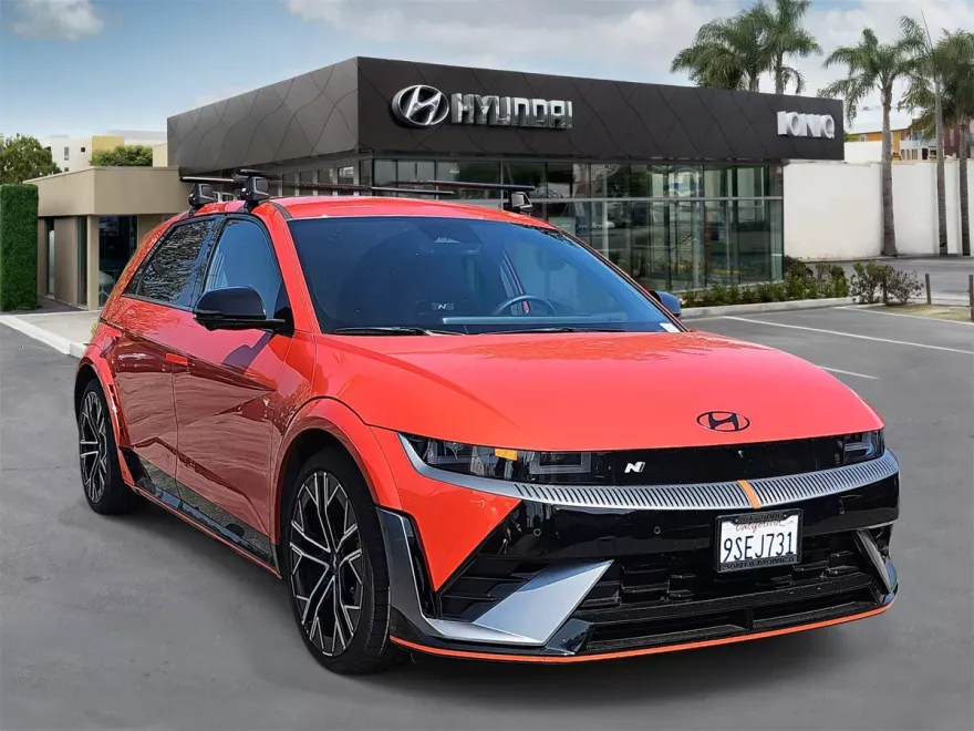 2025 Hyundai Ioniq photo 1