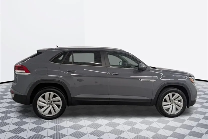 2021 Volkswagen Atlas Cross Sport V6 SE Technology photo 1