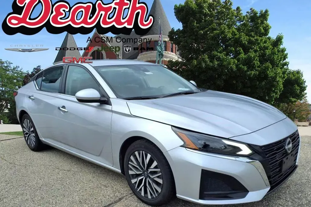2023 Nissan Altima 2.5 SV photo 1