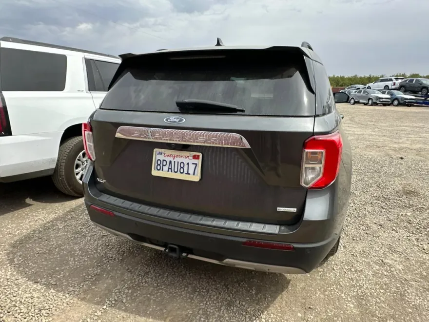 2020 Ford Explorer XLT photo 1