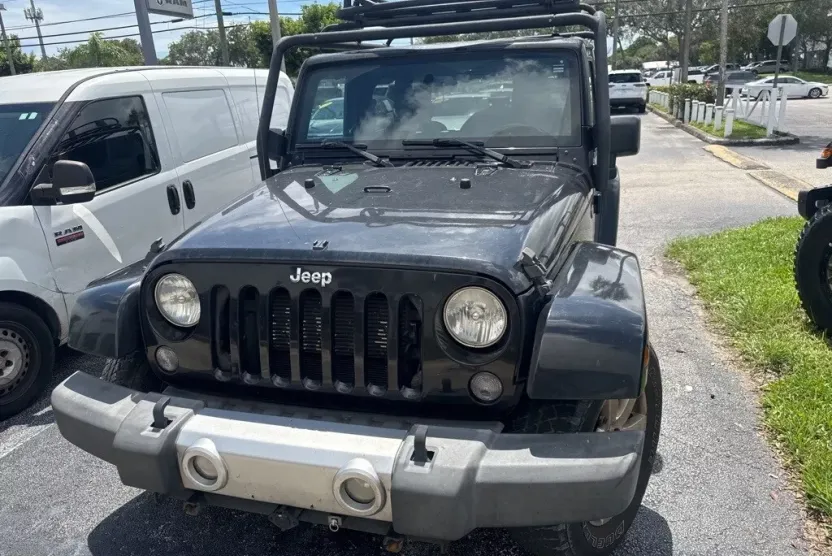 2015 Jeep Wrangler Sahara photo 1