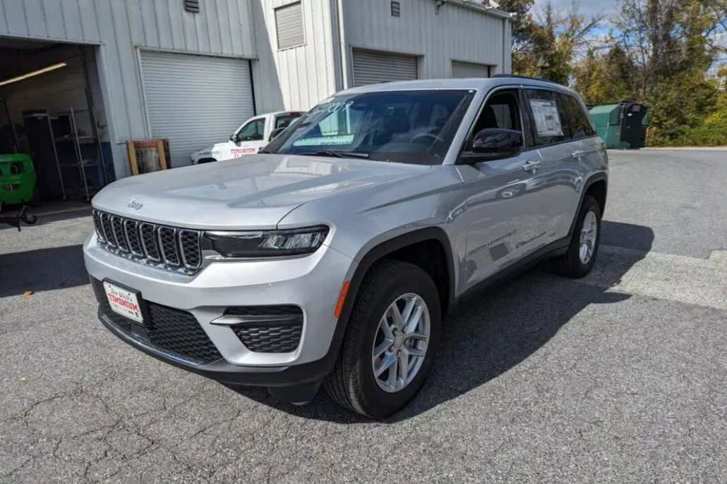 2025 Jeep Grand Cherokee Laredo X photo 1
