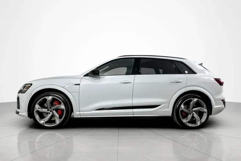 2024 Audi SQ8 Premium Plus photo 1