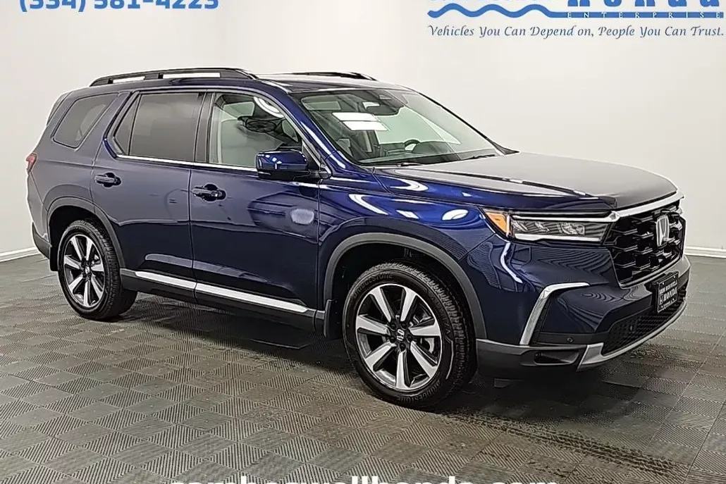 2025 Honda Pilot Touring photo 1
