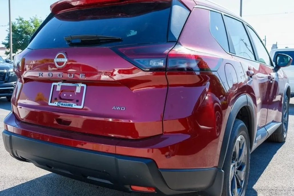 2026 Nissan Rogue SV photo 1