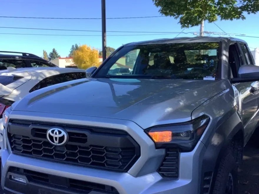 2024 Toyota Tacoma TRD Off-Road photo 1
