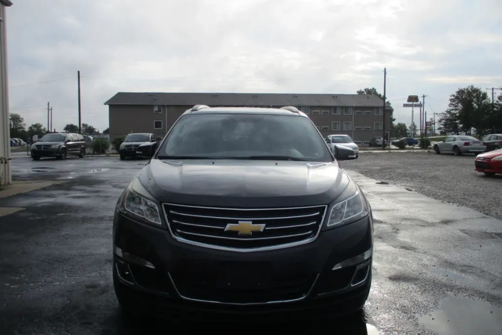 2016 Chevrolet Traverse 1LT photo 1