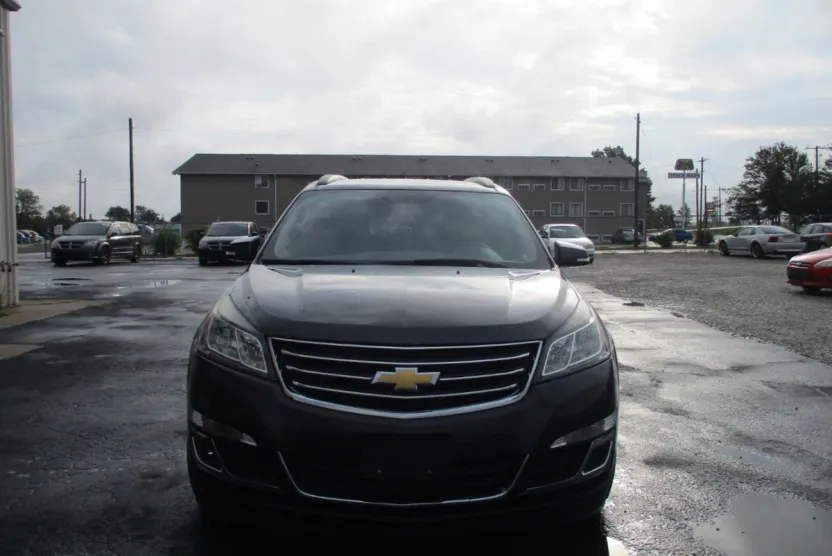 2016 Chevrolet Traverse 1LT photo 1