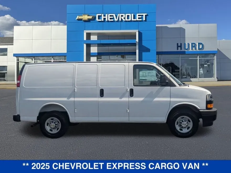 2025 Chevrolet Express Cargo 3500 photo 1