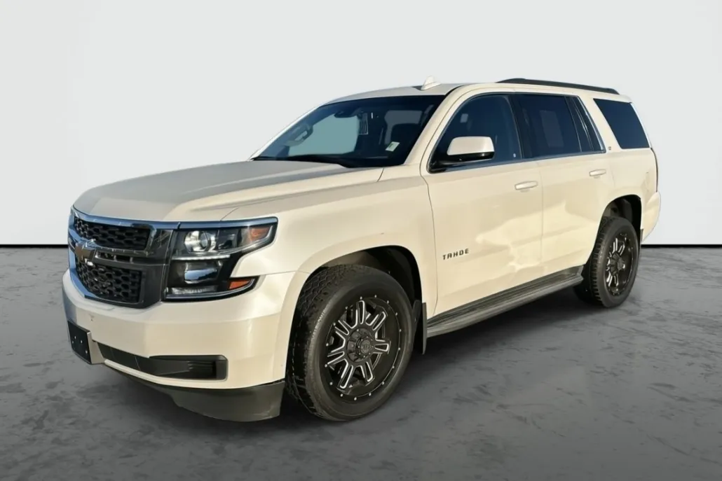 2016 Chevrolet Tahoe LT photo 1