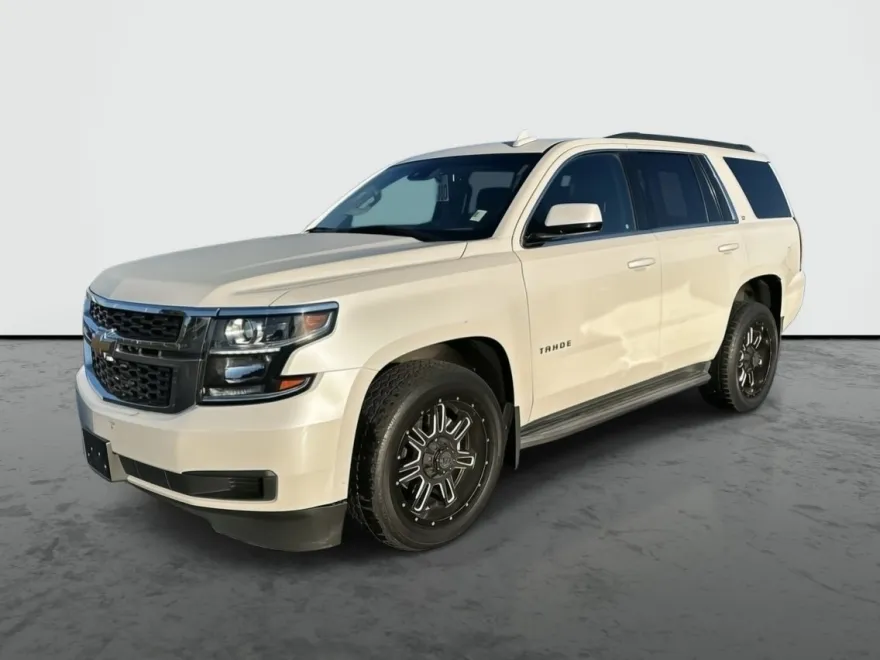 2016 Chevrolet Tahoe LT photo 1
