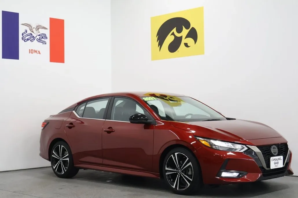 2021 Nissan Sentra SR photo 1