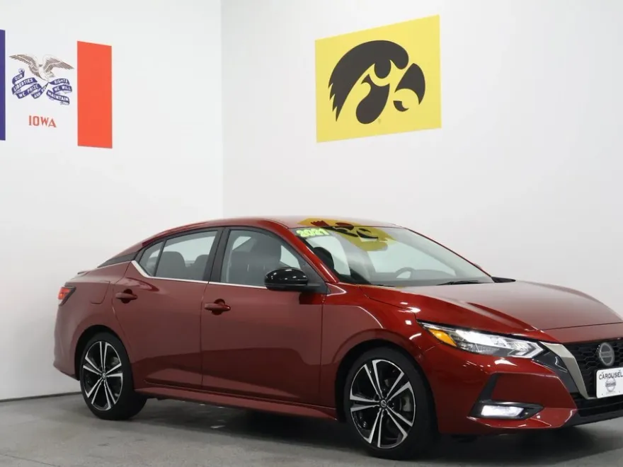 2021 Nissan Sentra SR photo 1
