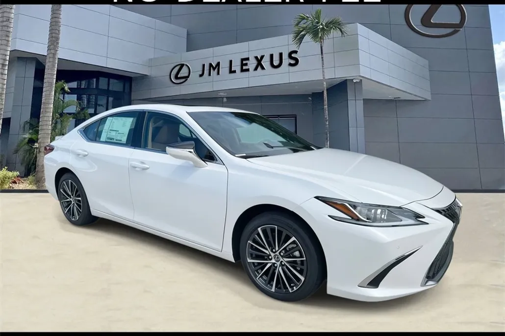 2025 Lexus ES 300h photo 1