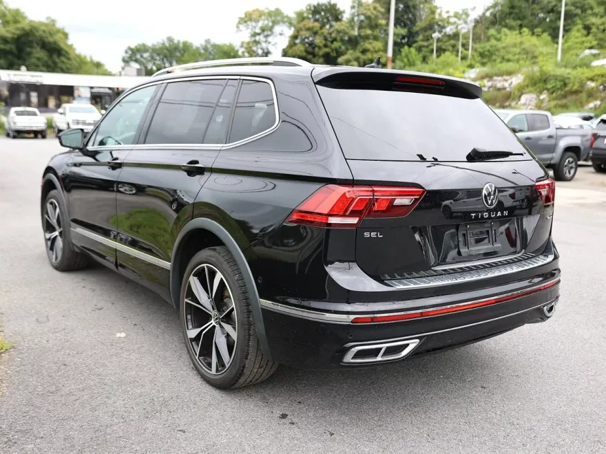 2022 Volkswagen Tiguan SEL Premium R-Line photo 1