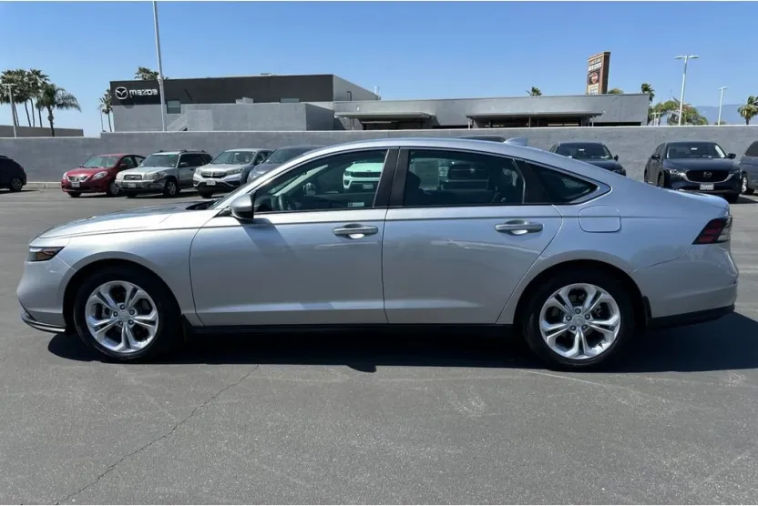 2024 Honda Accord 1.5T LX photo 1