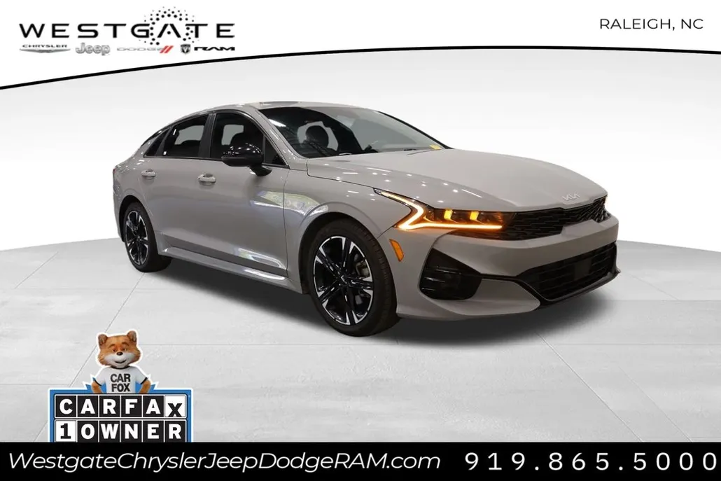 2023 Kia K5 GT-Line photo 1