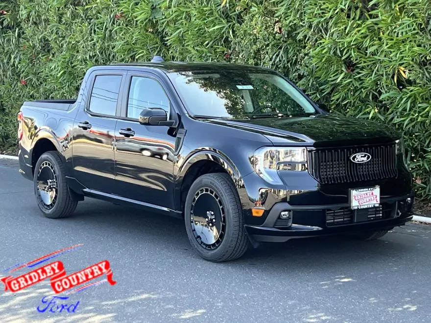 2025 Ford Maverick photo 1