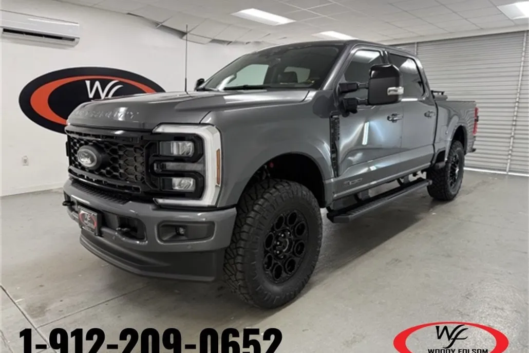 2025 Ford F-250 Lariat photo 1