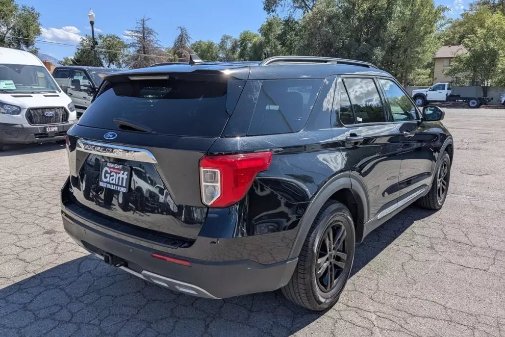 2022 Ford Explorer XLT photo 1