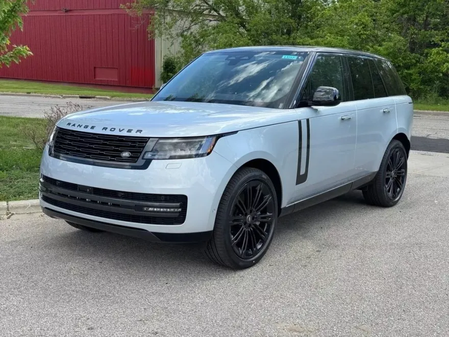 2025 Land Rover Range Rover SE photo 1