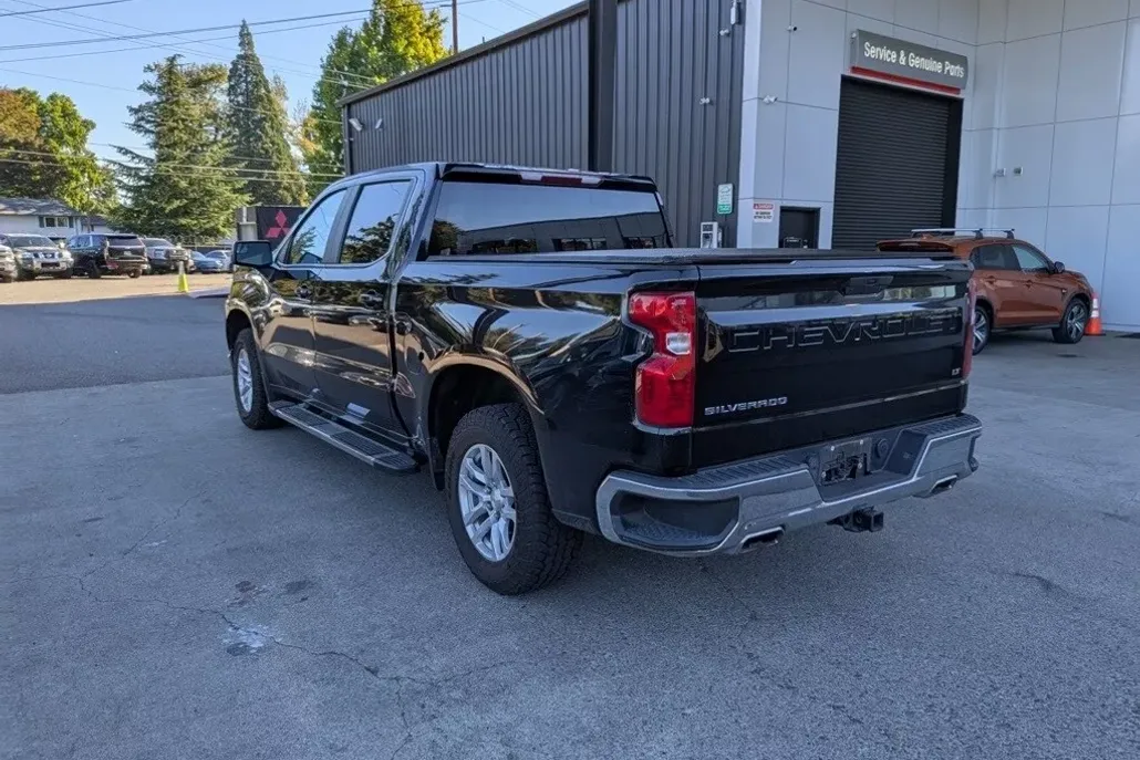 2020 Chevrolet Silverado 1500 LT photo 1