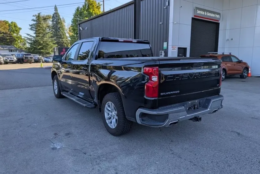 2020 Chevrolet Silverado 1500 LT photo 1