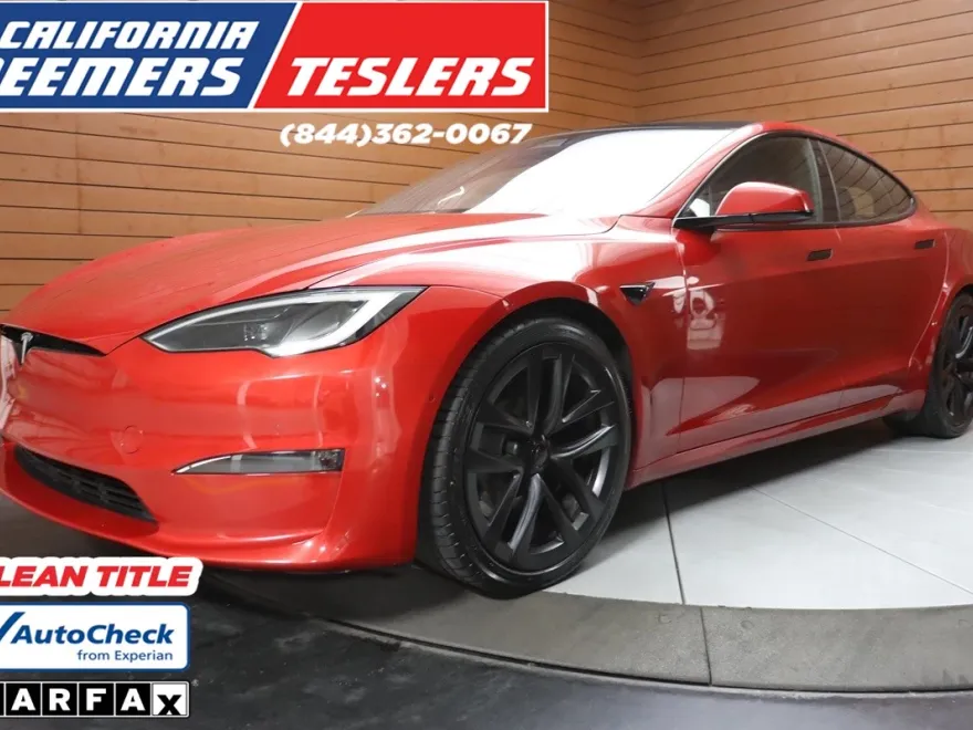 2022 Tesla Model S photo 1