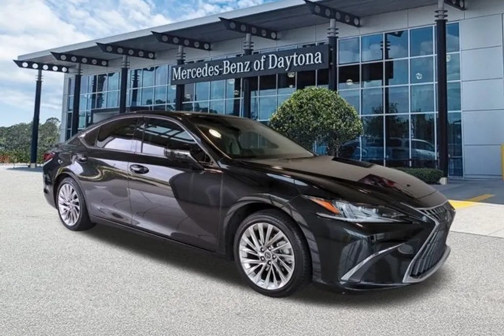 2022 Lexus ES 350 Ultra Luxury photo 1