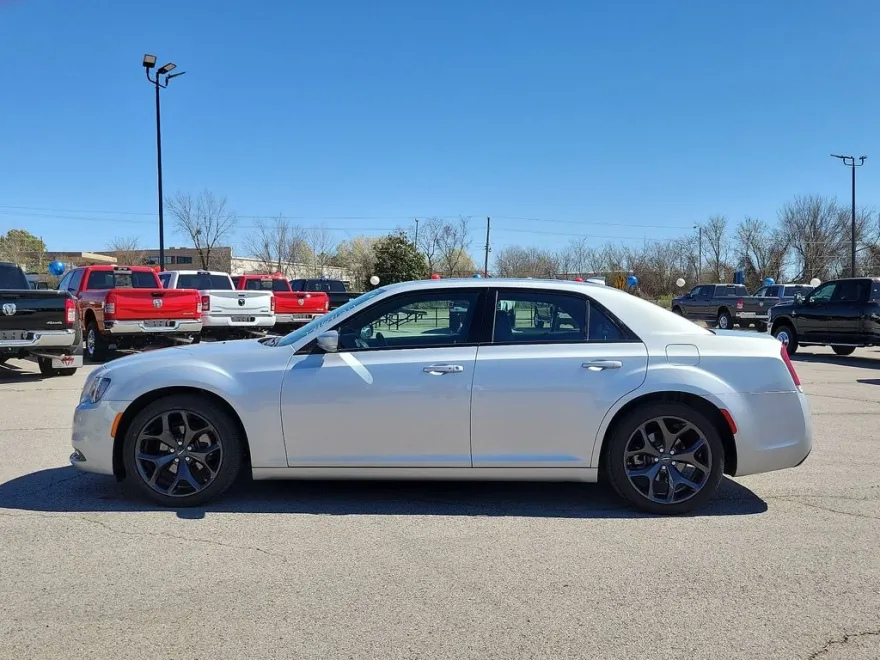 2023 Chrysler 300 S photo 1