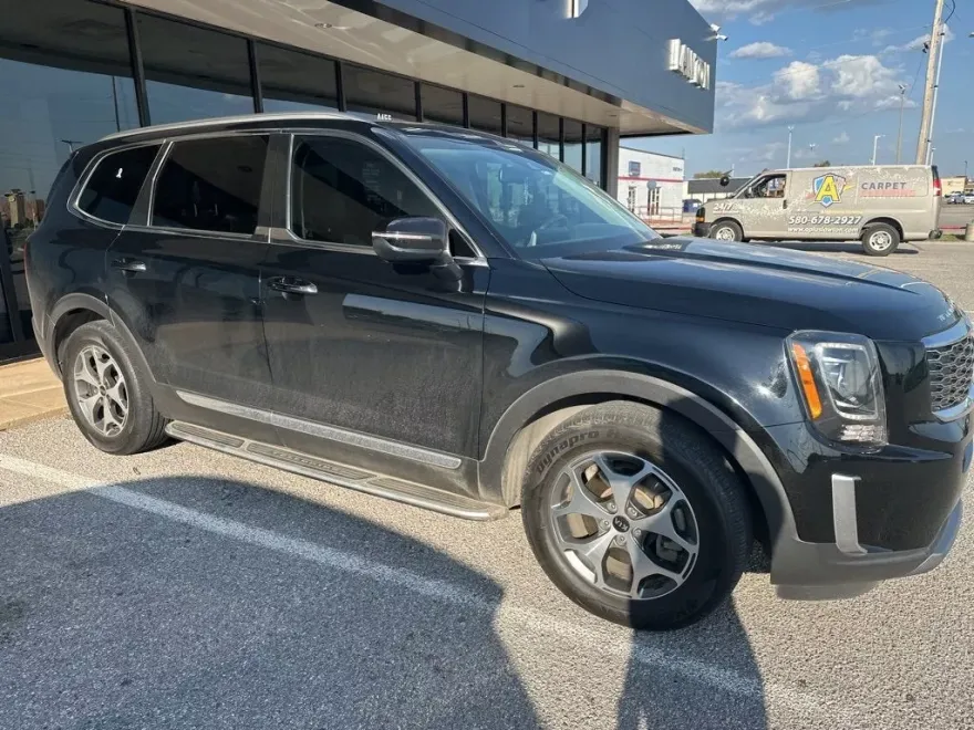 2020 Kia Telluride EX photo 1