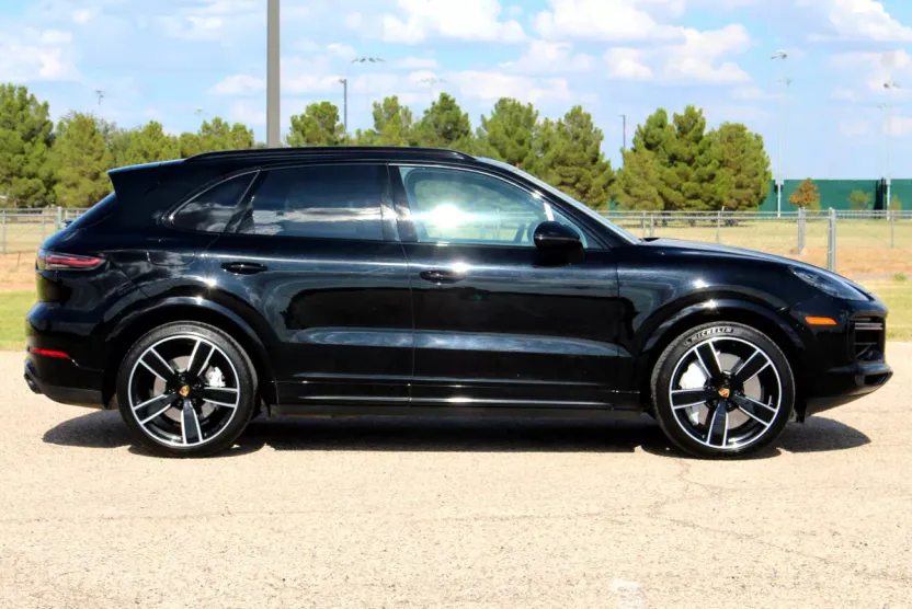 2020 Porsche Cayenne Turbo photo 1