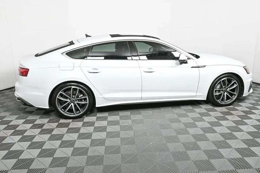 2023 Audi A5 45 S line Premium Plus Quattro photo 1