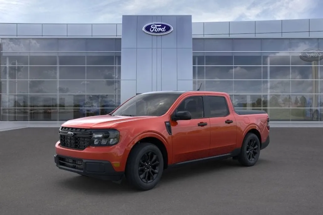 2024 Ford Maverick XLT photo 1