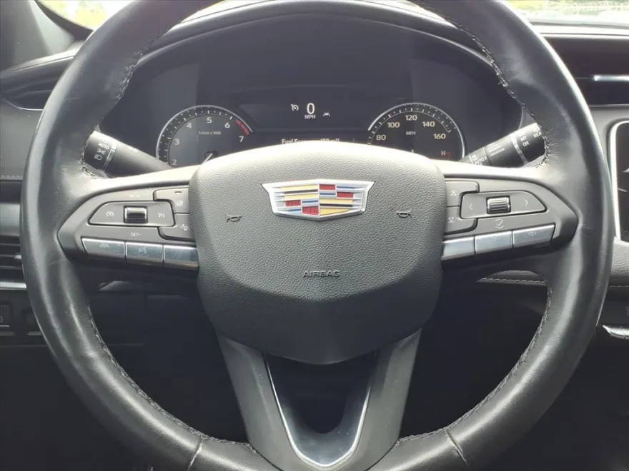 2022 Cadillac XT4 Premium Luxury photo 1