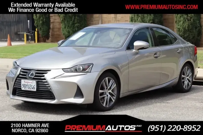 2019 Lexus IS 300 photo 1