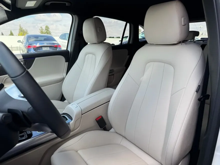 2025 Mercedes Benz GLA 250 photo 1
