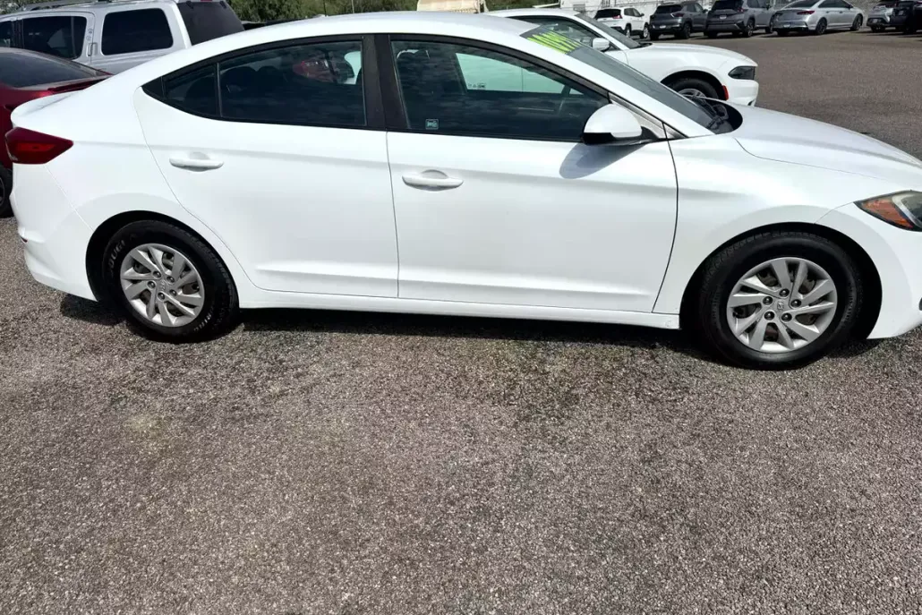 2018 Hyundai Elantra SE photo 1
