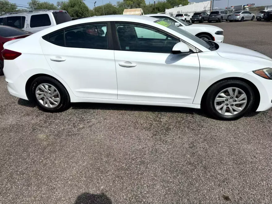 2018 Hyundai Elantra SE photo 1