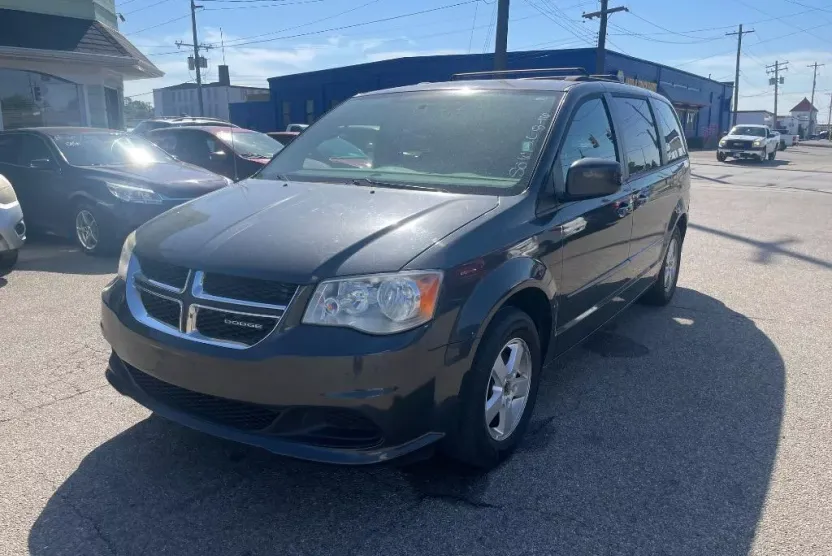 2012 Dodge Grand Caravan SXT photo 1