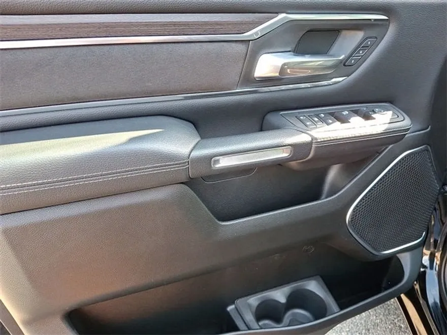 2025 Ram 1500 Laramie photo 1