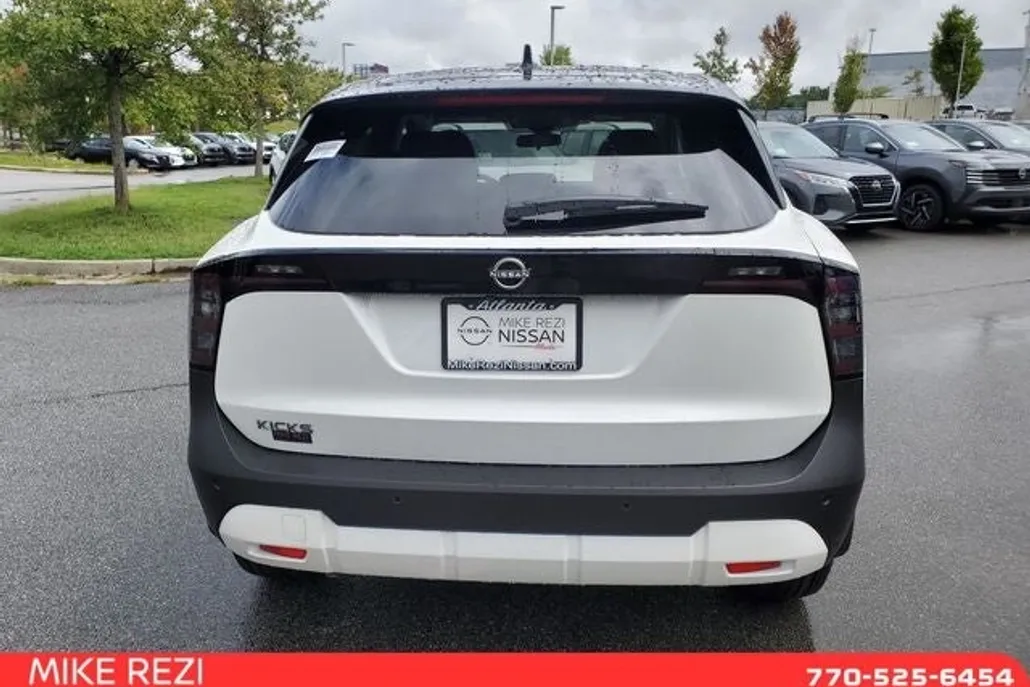 2025 Nissan Kicks SV photo 1