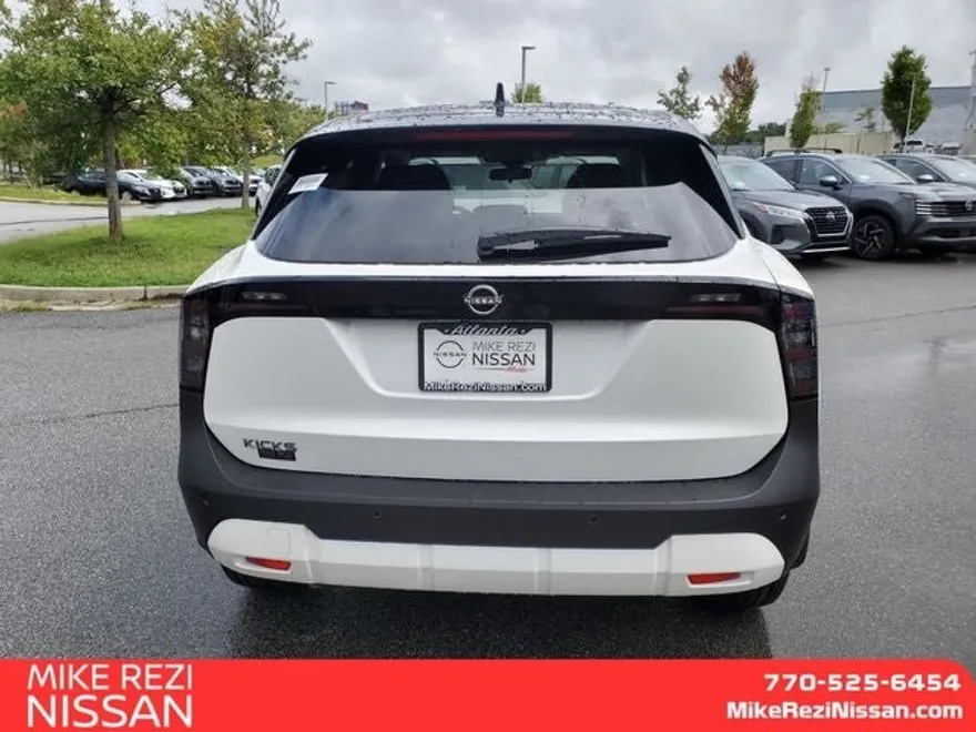 2025 Nissan Kicks SV photo 1